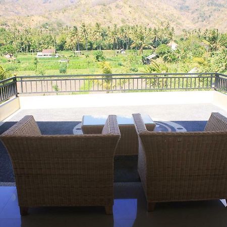 Dayuh Homestay Amed Exterior foto