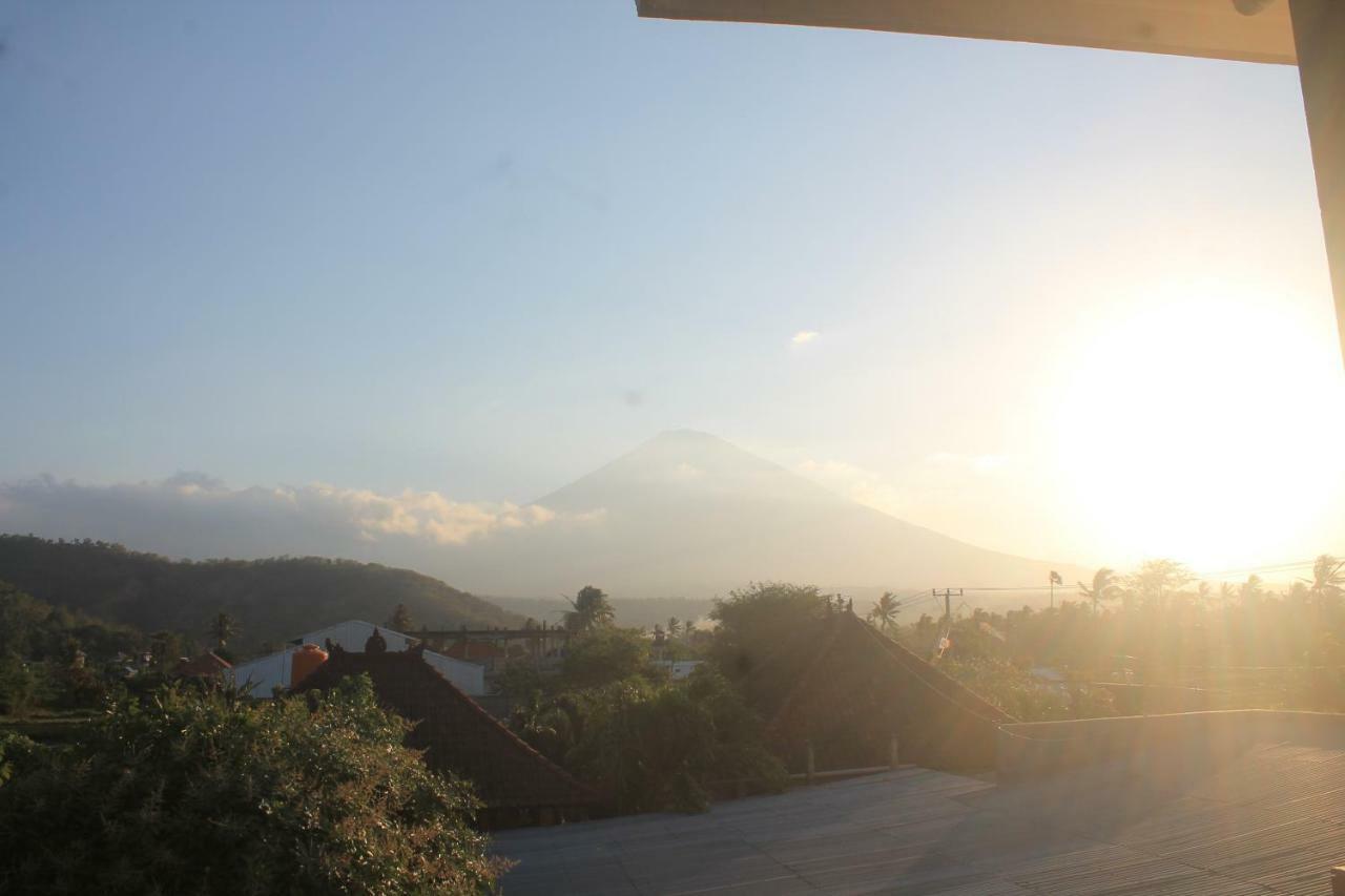 Dayuh Homestay Amed Exterior foto