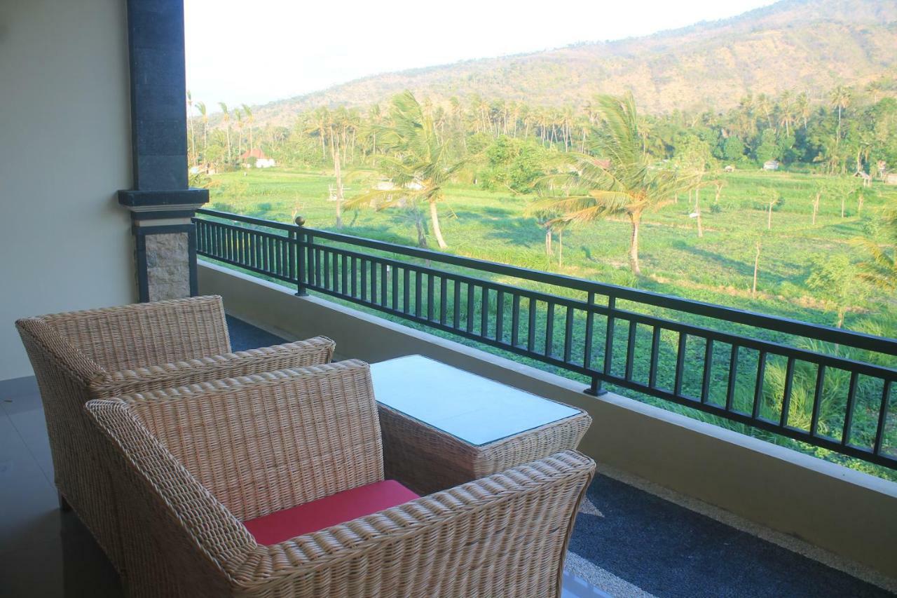 Dayuh Homestay Amed Exterior foto