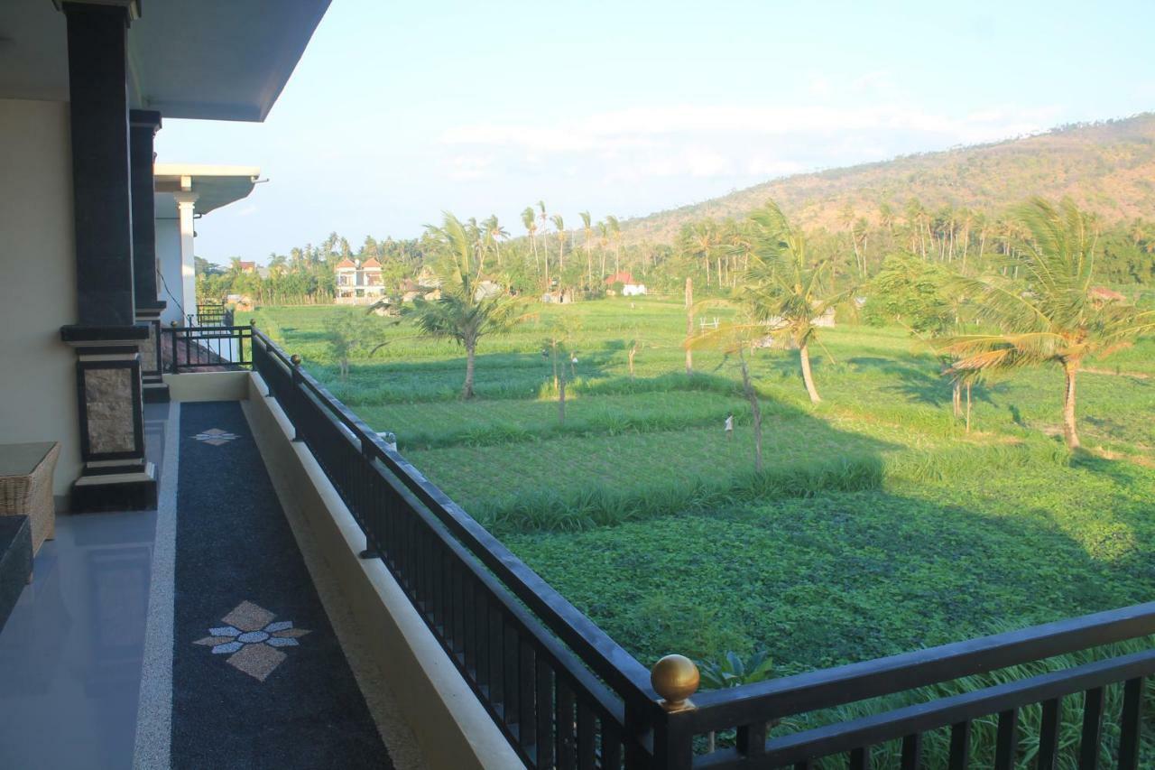 Dayuh Homestay Amed Exterior foto