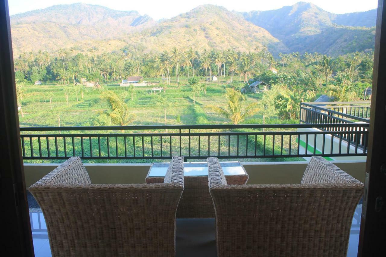 Dayuh Homestay Amed Exterior foto