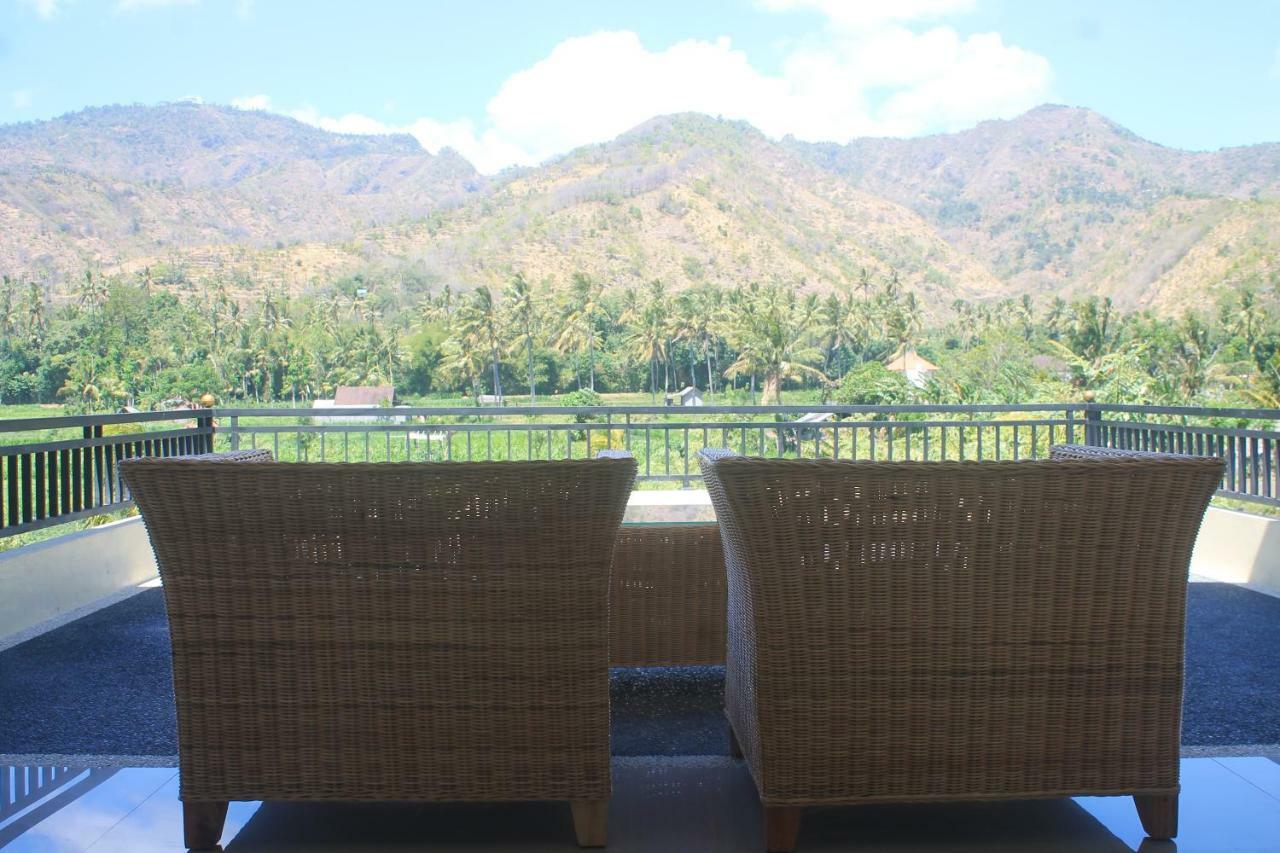 Dayuh Homestay Amed Exterior foto
