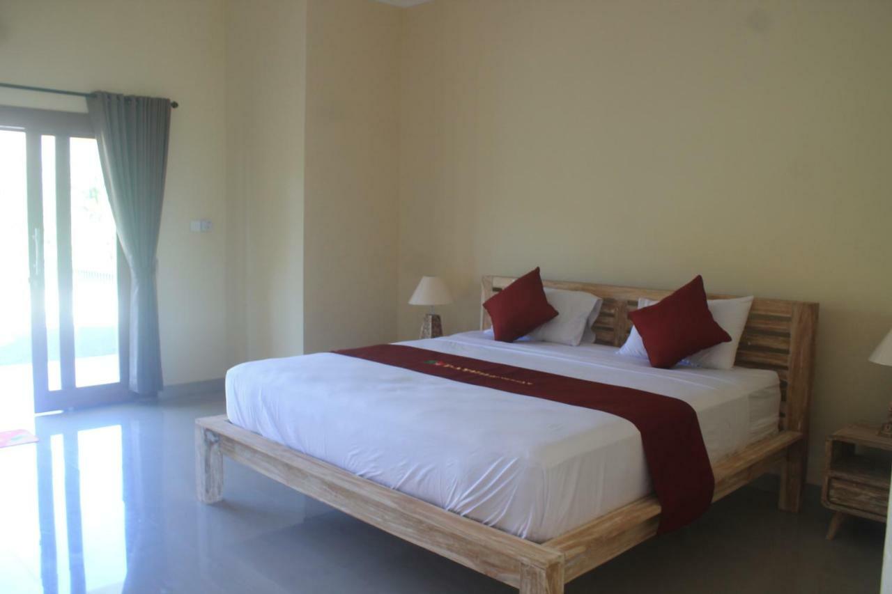 Dayuh Homestay Amed Exterior foto