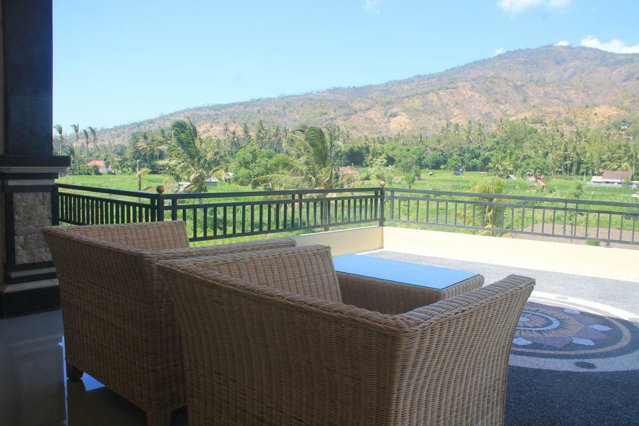 Dayuh Homestay Amed Exterior foto